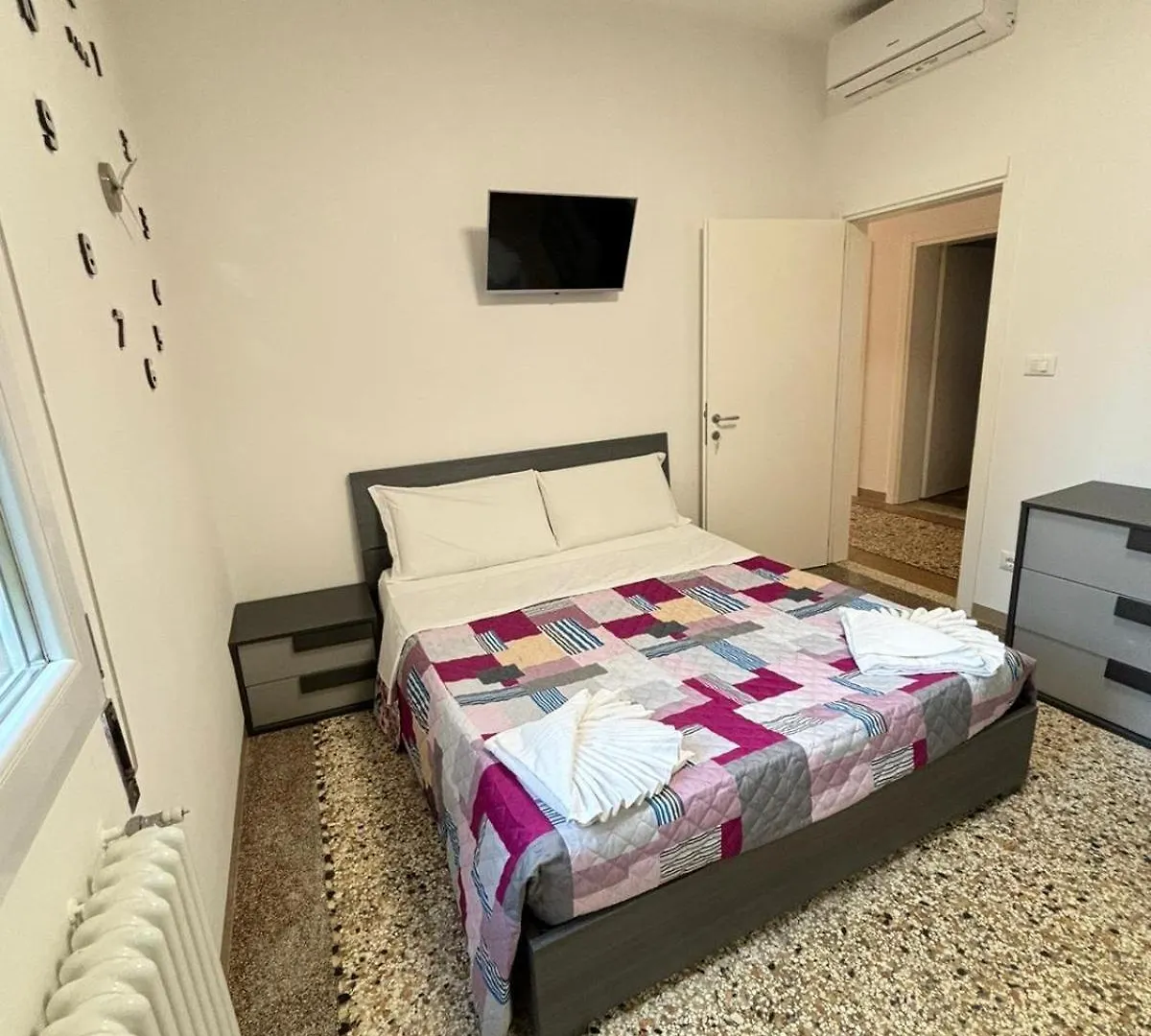 Venice Station Guest House